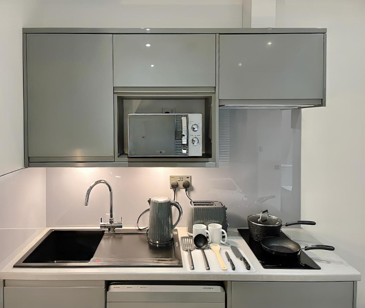 Apartment Shelbourne Den