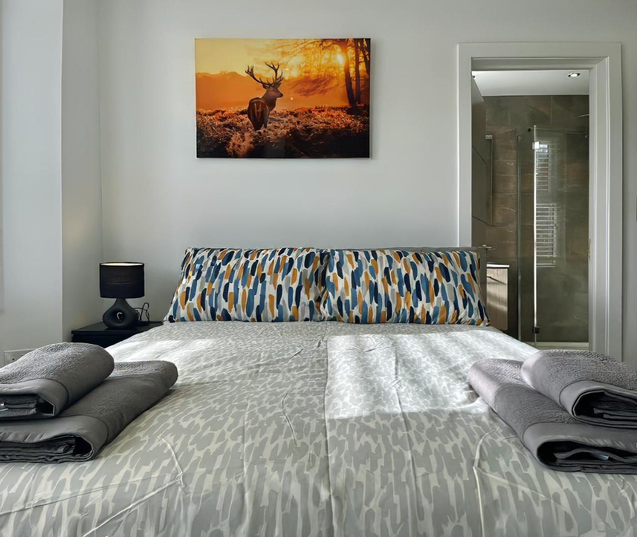 Shelbourne Den Apartment