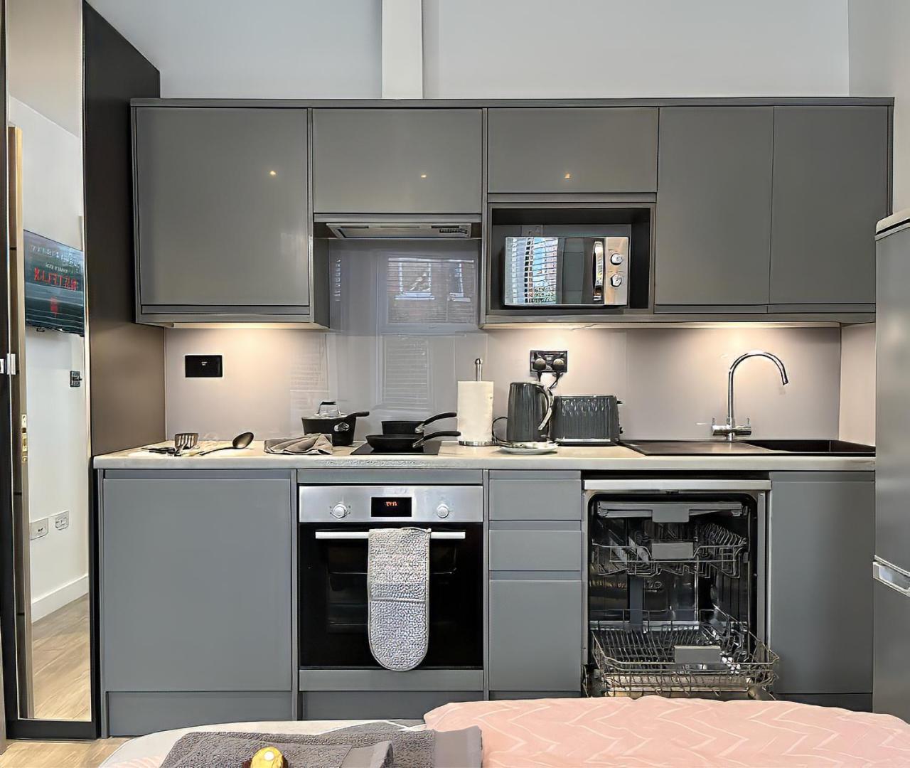 Apartment Shelbourne Den