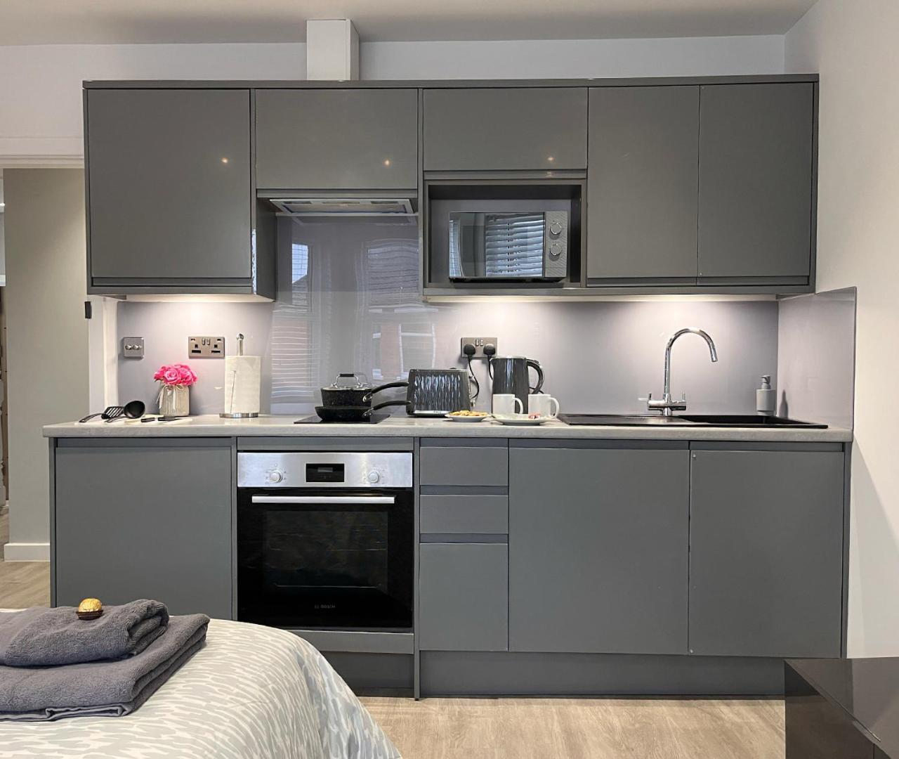 Shelbourne Den Apartment Bournemouth