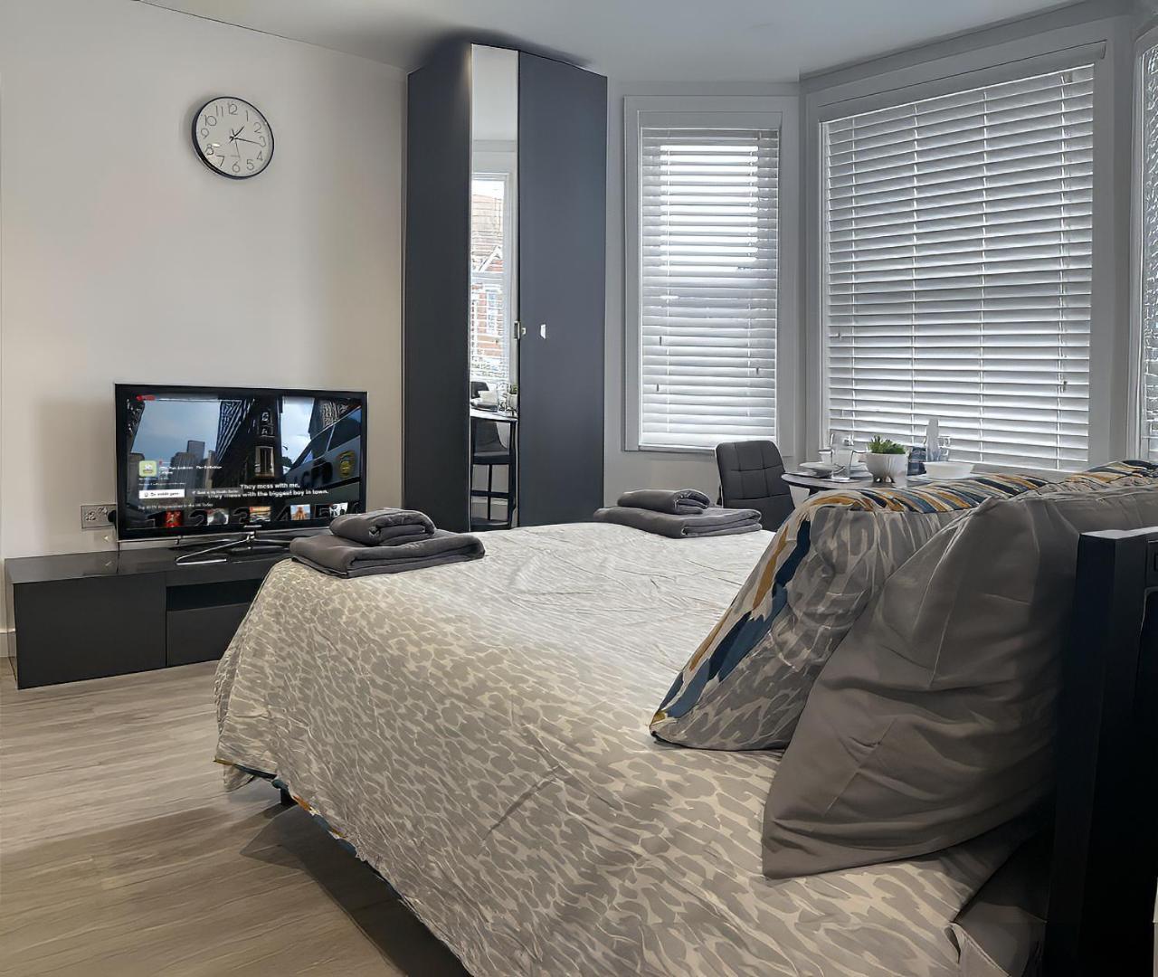 Shelbourne Den Apartment