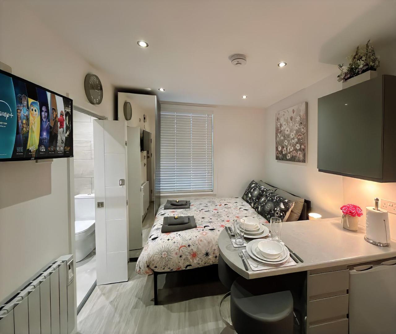 Shelbourne Den Apartment *