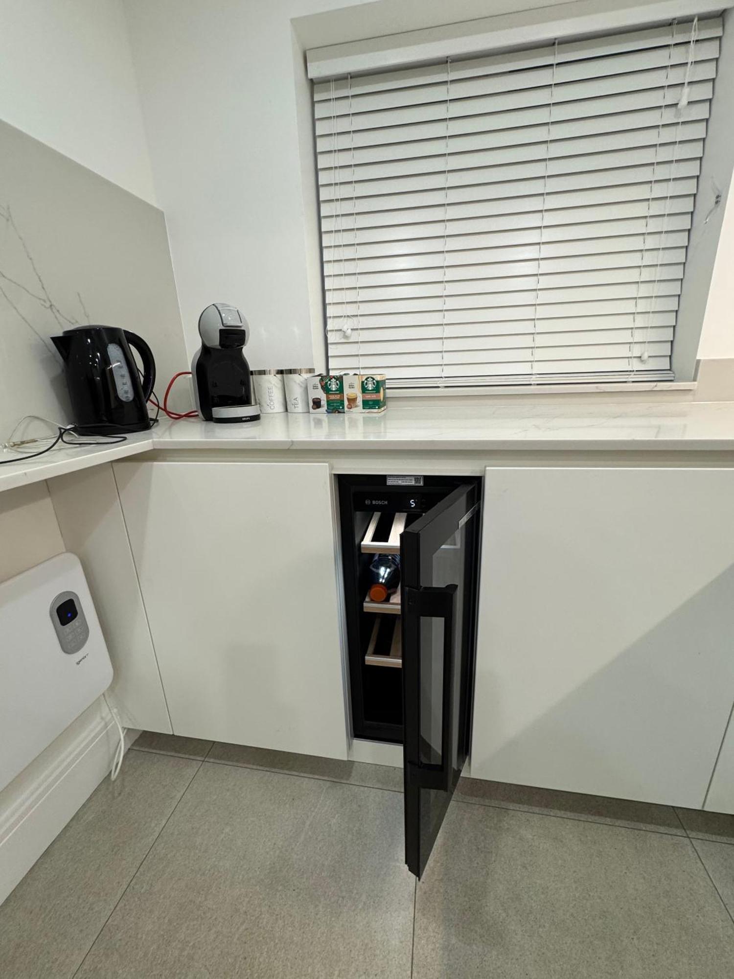 Holiday home Serenity House, Free Parking, Sleeps 6, Plus Free Stay For 2 Children On Sofa Beds, Near The Beach Restaurant And City Centre, Guests Recommend It *