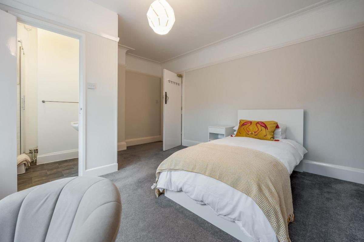 Lovely Spacious House, 300m From Beach, With Parking * Bournemouth