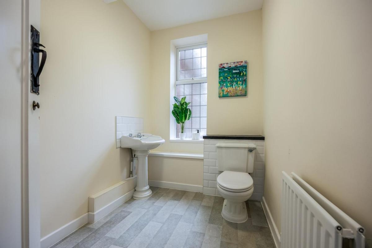 Lovely Spacious House, 300m From Beach, With Parking Bournemouth