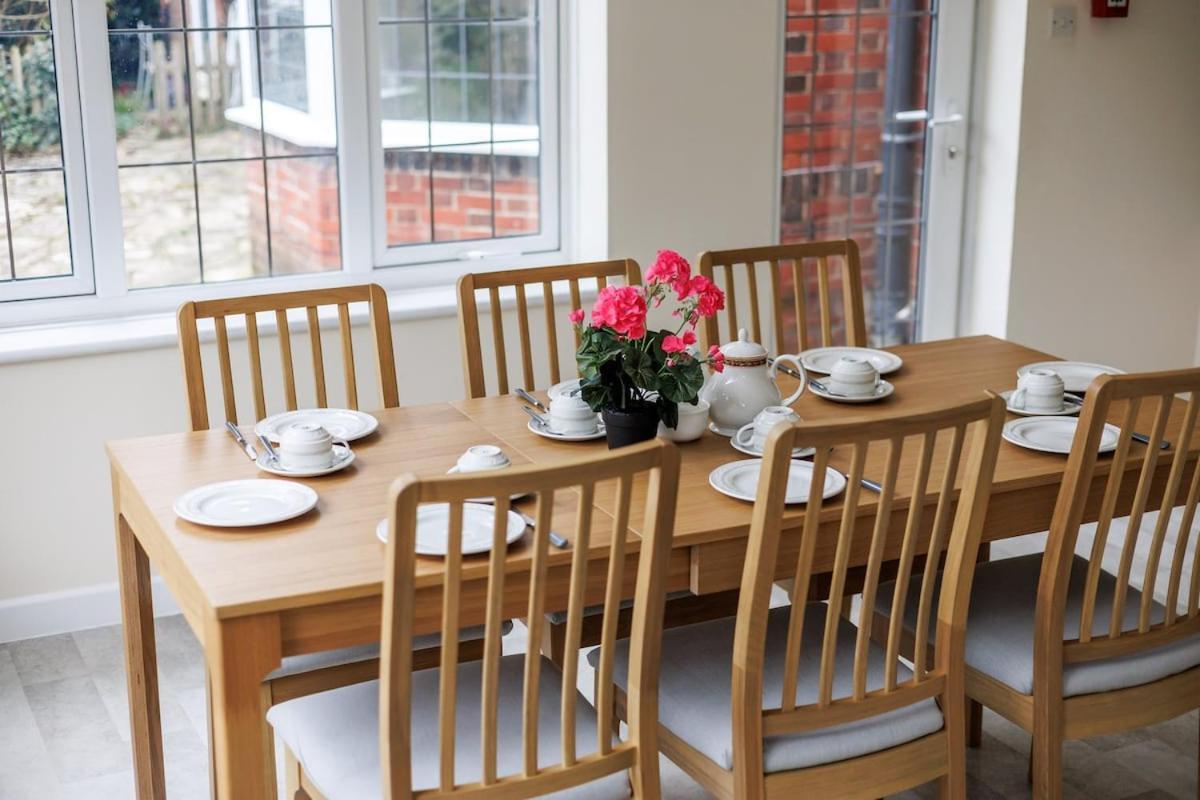 Lovely Spacious House, 300m From Beach, With Parking * Bournemouth