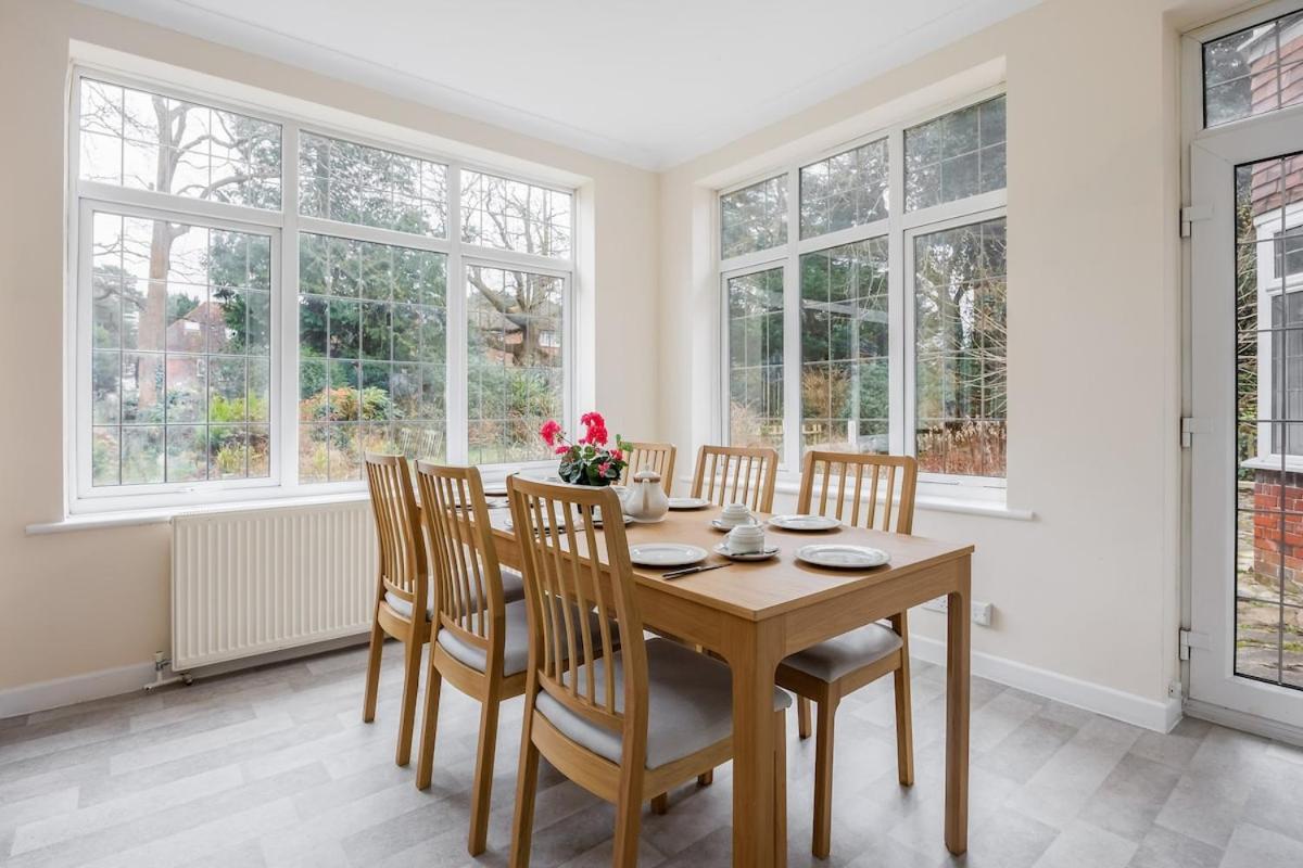 Holiday home Lovely Spacious House, 300m From Beach, With Parking Bournemouth