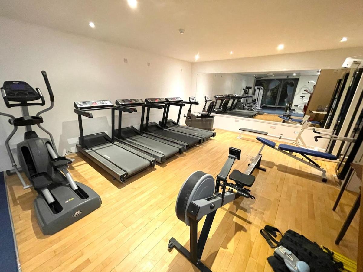 Beautiful 1 Bedroom Self Contained Apartment, Allocated Parking, Gym And Pool Table, Near To Seafront And Highstreet Bournemouth