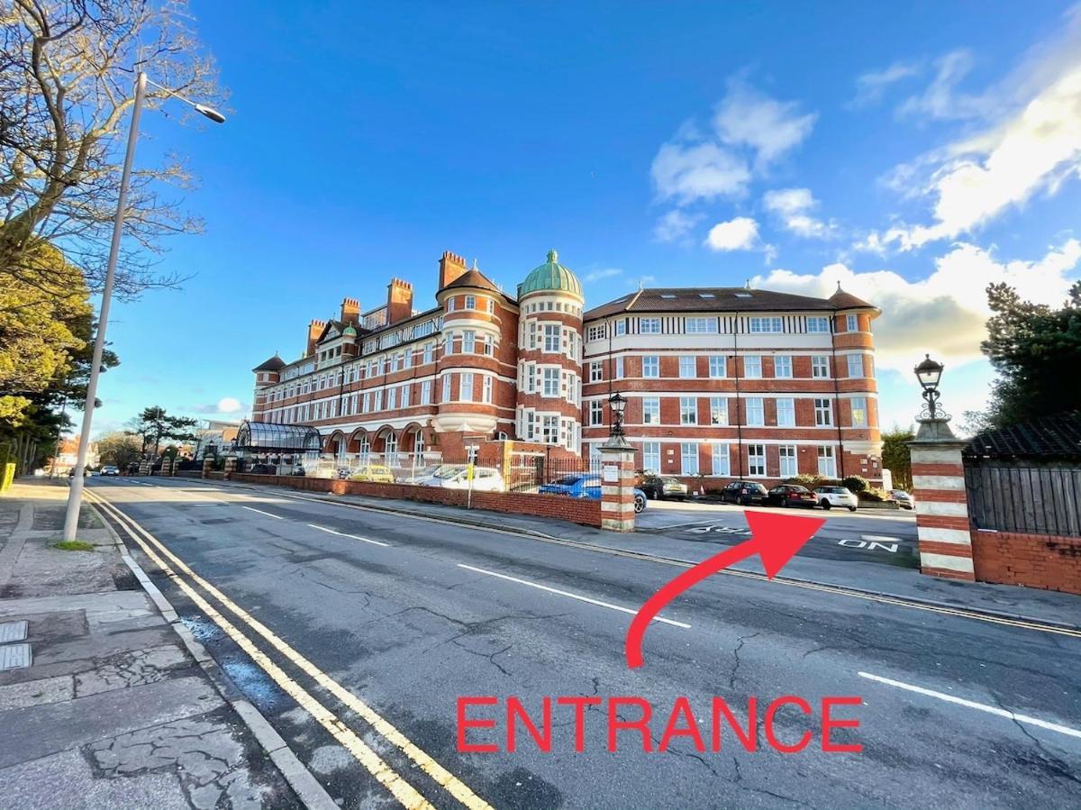 Apartment Beautiful 1 Bedroom Self Contained Apartment, Allocated Parking, Gym And Pool Table, Near To Seafront And Highstreet *