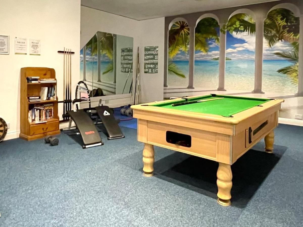 Beautiful 1 Bedroom Self Contained Apartment, Allocated Parking, Gym And Pool Table, Near To Seafront And Highstreet Apartment Bournemouth