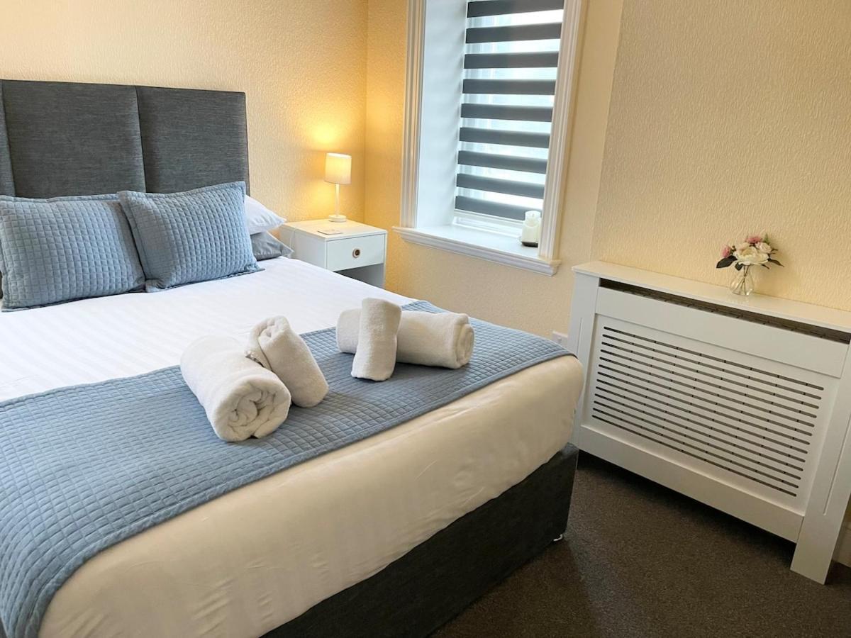 Apartment Beautiful 1 Bedroom Self Contained Apartment, Allocated Parking, Gym And Pool Table, Near To Seafront And Highstreet Bournemouth