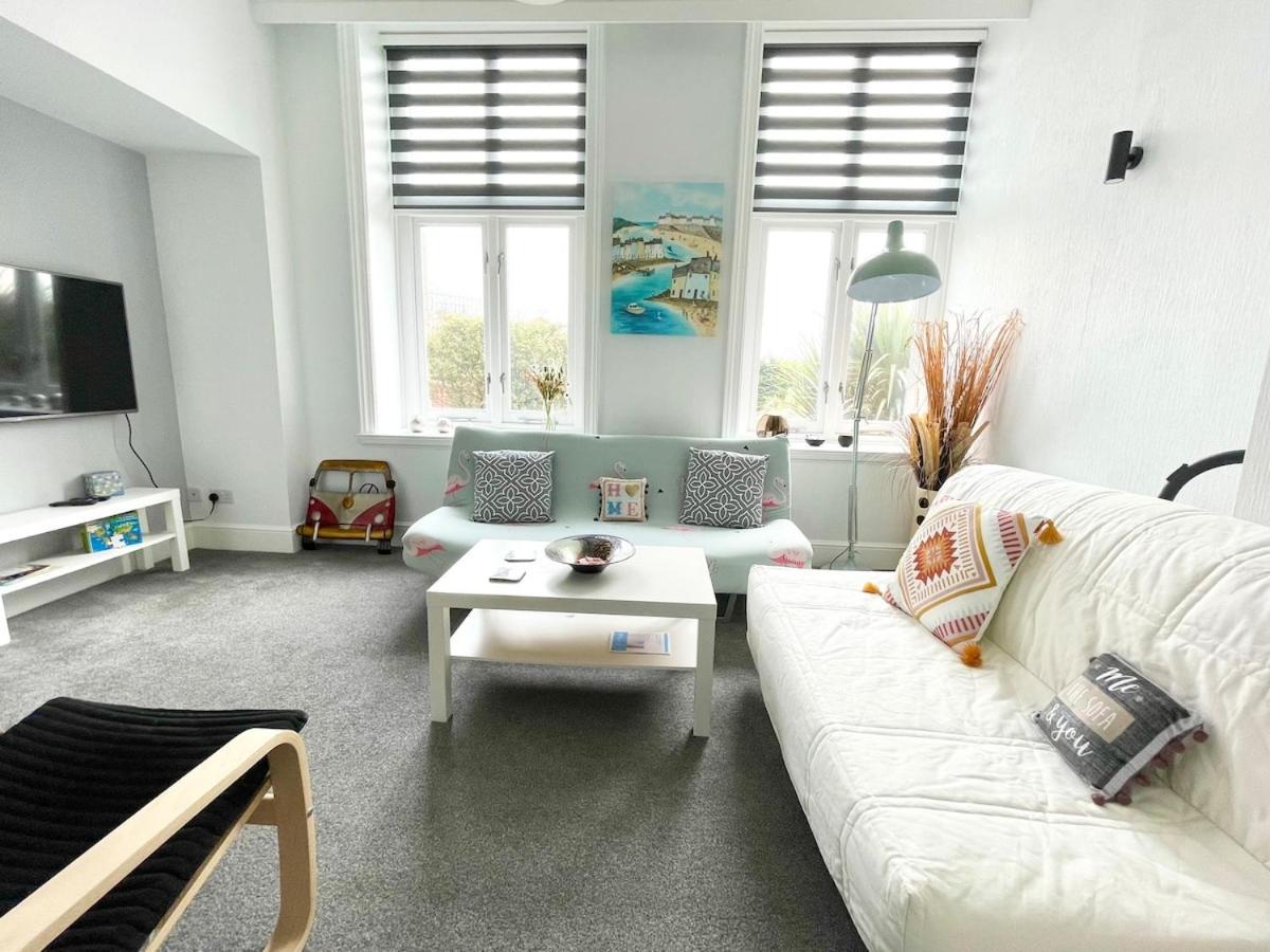 Beautiful 1 Bedroom Self Contained Apartment, Allocated Parking, Gym And Pool Table, Near To Seafront And Highstreet Apartment Bournemouth