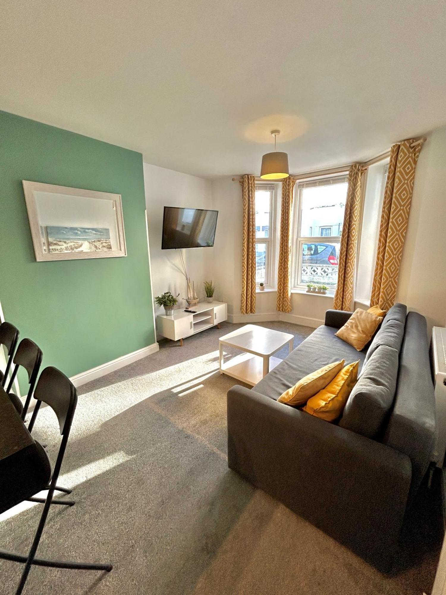 Aparthotel Town Centre By The Beach, Bic, Pavilion Bournemouth
