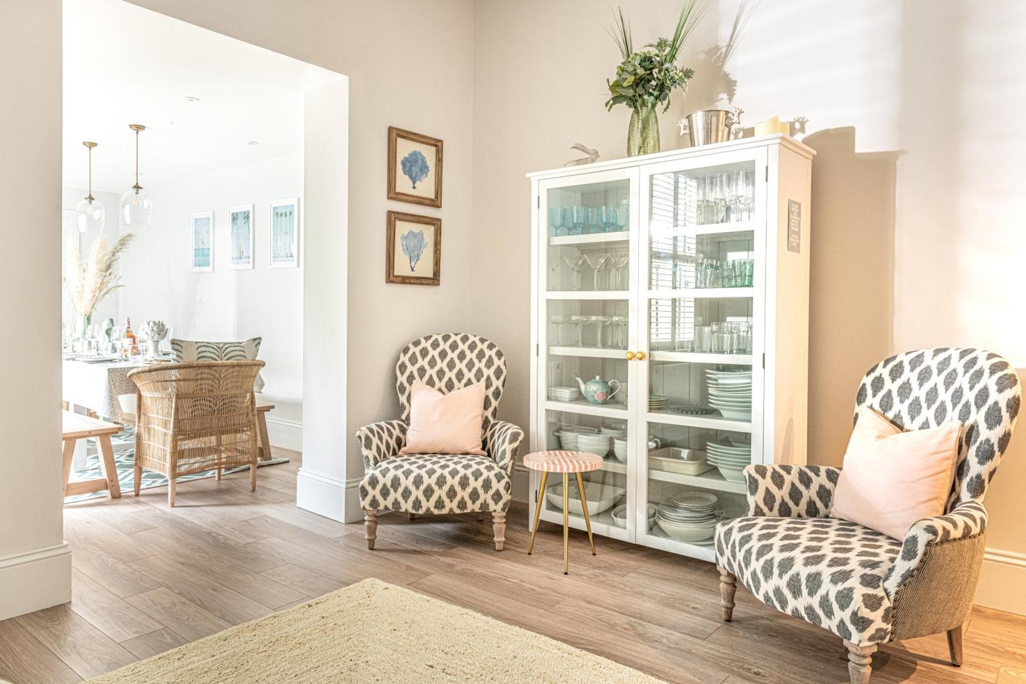 Holiday home The Shell House - 5 Mins To Cafes & Beaches *
