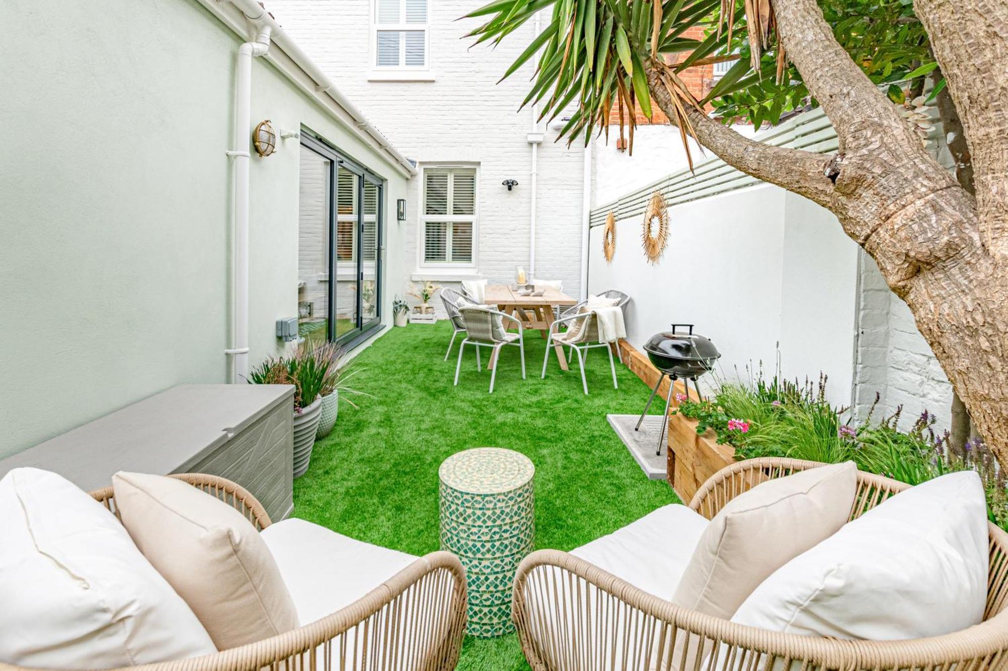 The Shell House - 5 Mins To Cafes & Beaches Holiday home *