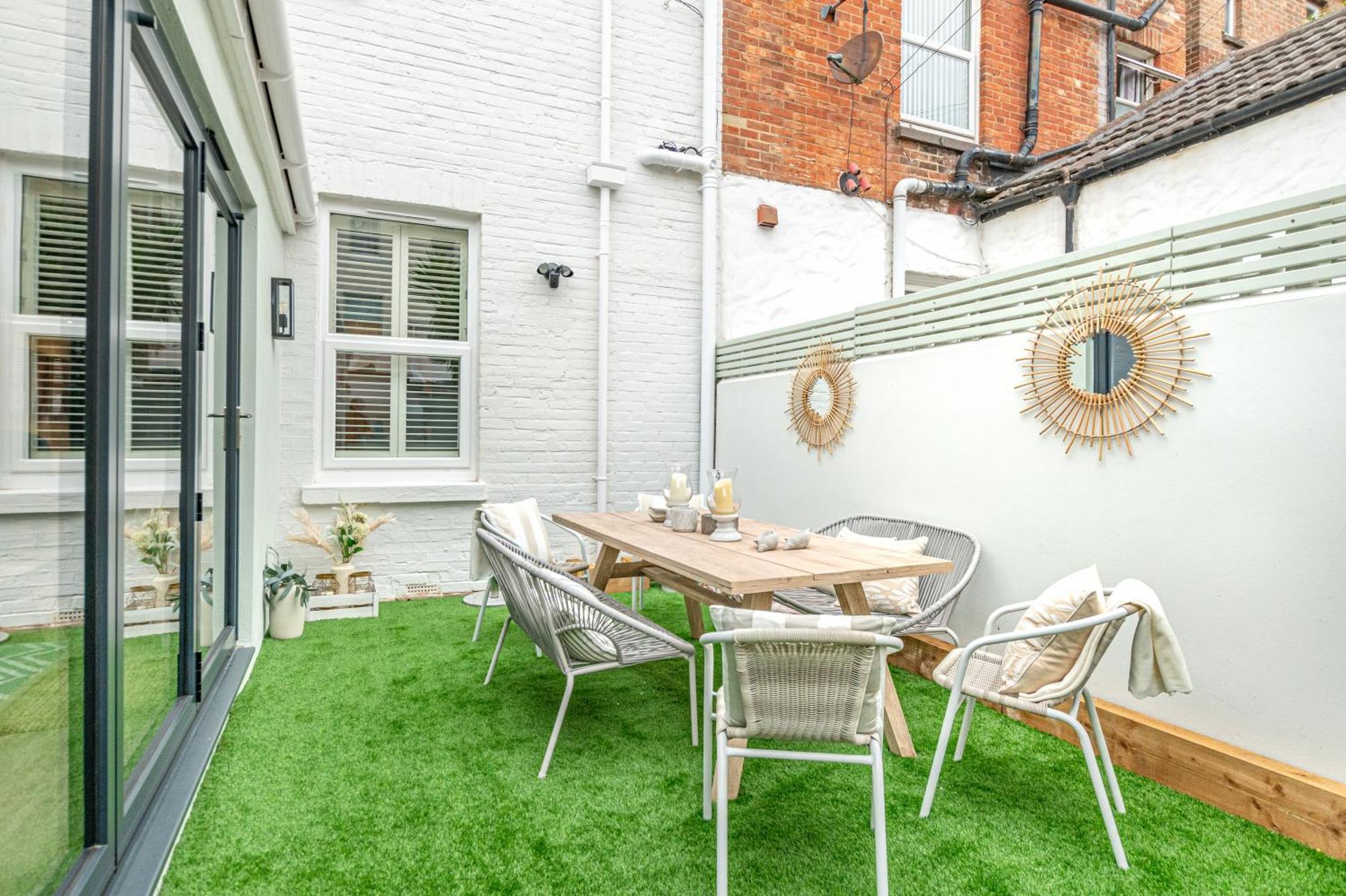 Holiday home The Shell House - 5 Mins To Cafes & Beaches *