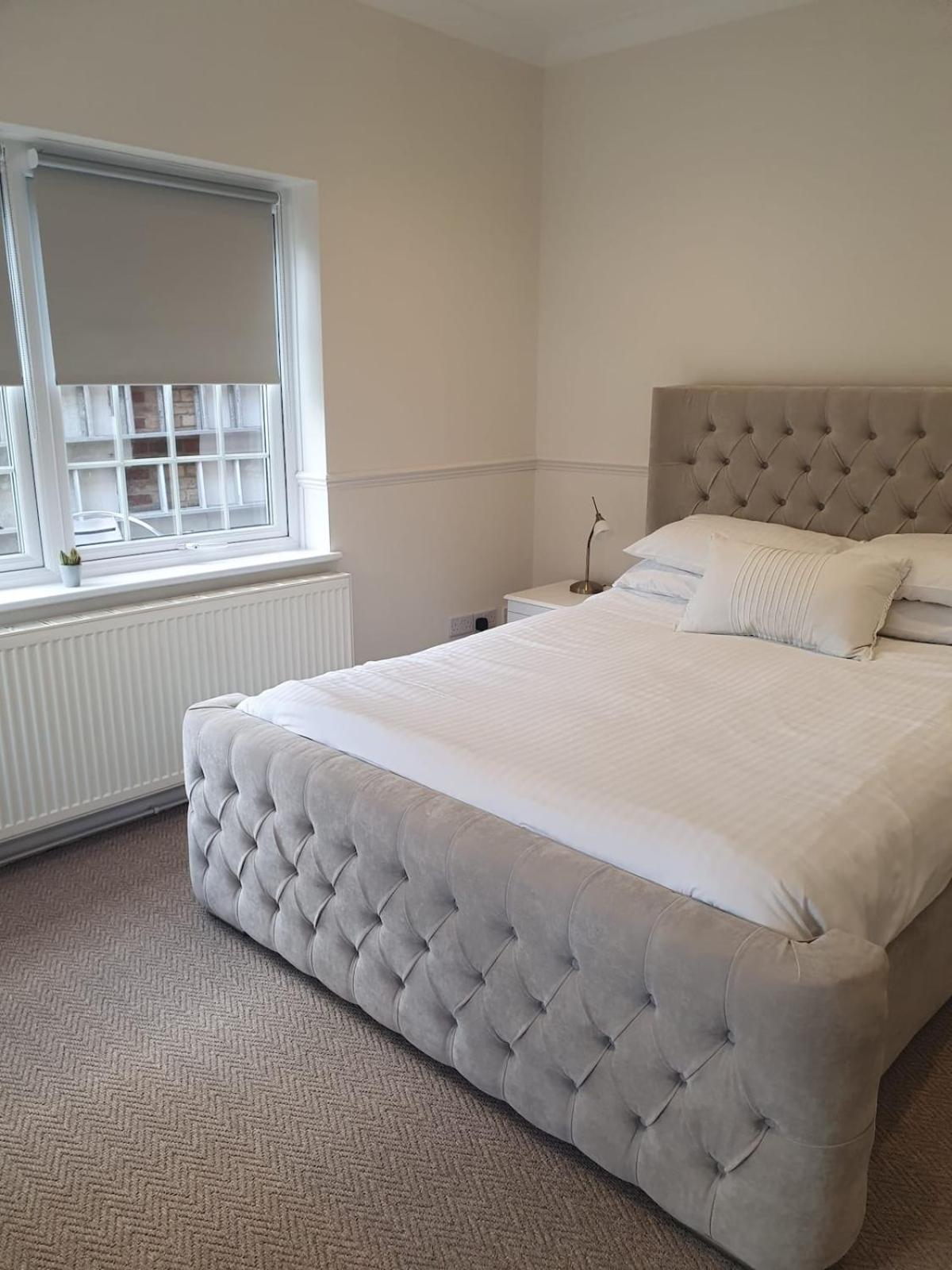 Luxury Close To Apartment