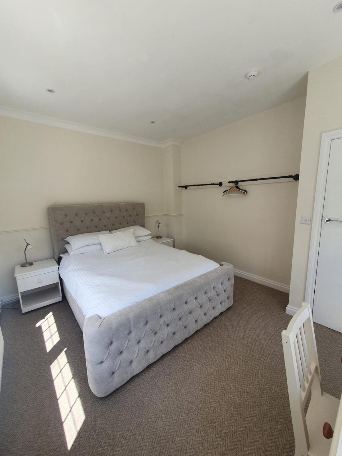 Luxury Close To Apartment