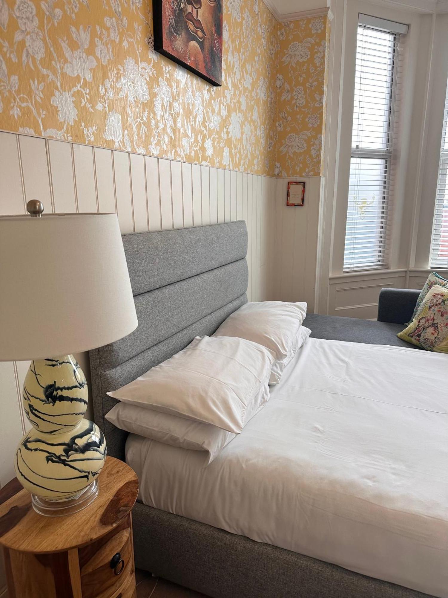 La Di Da Town Guest house Bournemouth