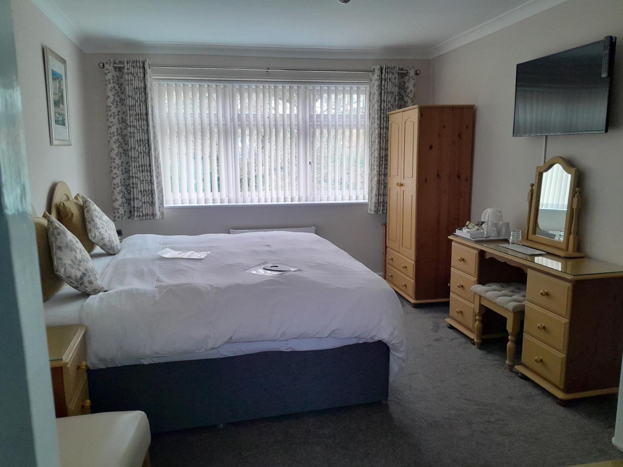 The Rosscourt Guest House-Free On Site Parking (Adults Only) Guest house