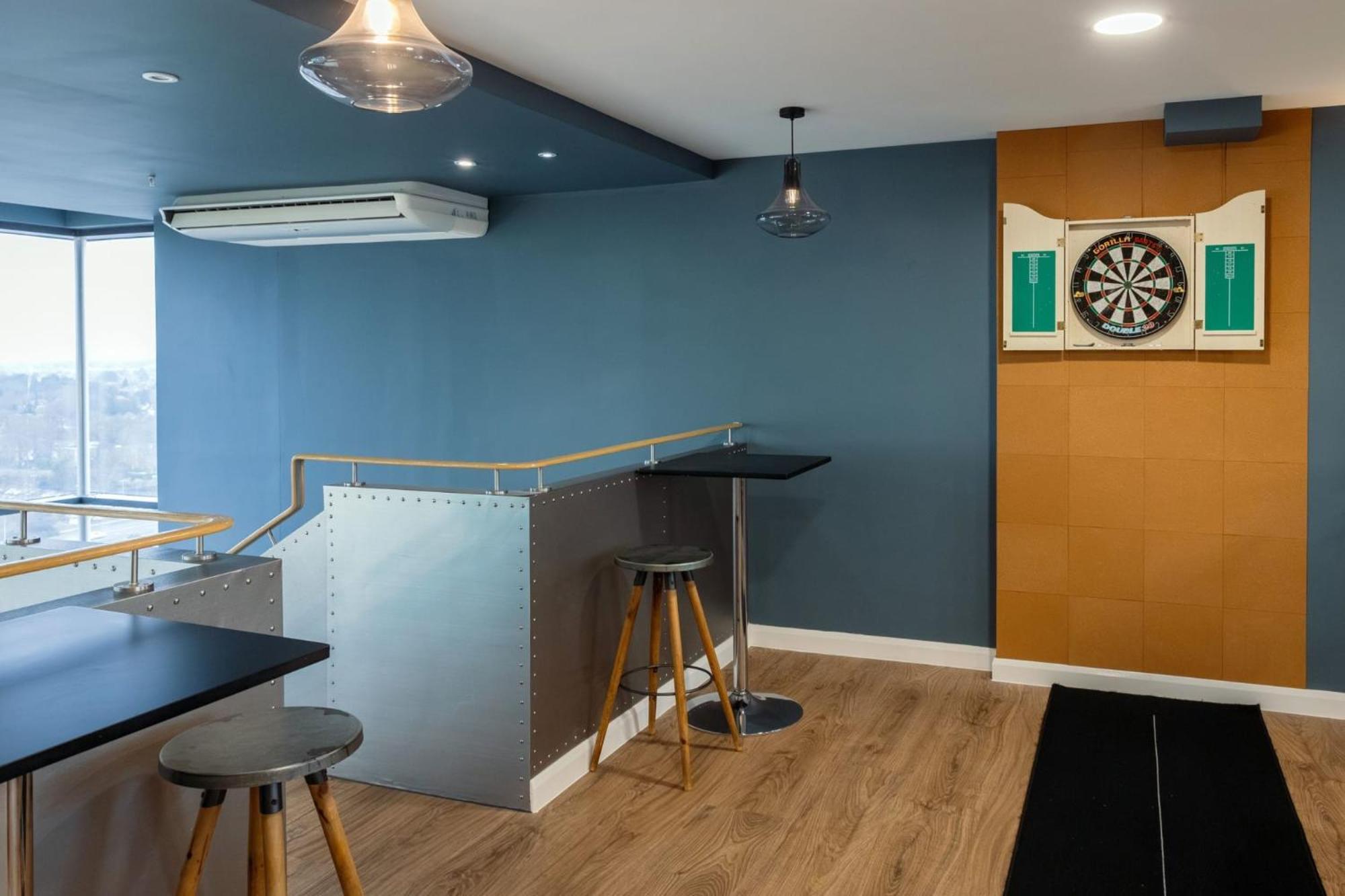 Inviting Private Ensuite Bedrooms At Skyline In Apartment *