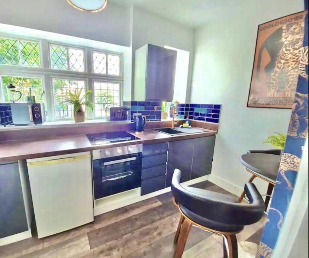 Apartment Cosy Retreat - Beach Location, 1 Bed, Free Parking, High Speed Wifi Bournemouth