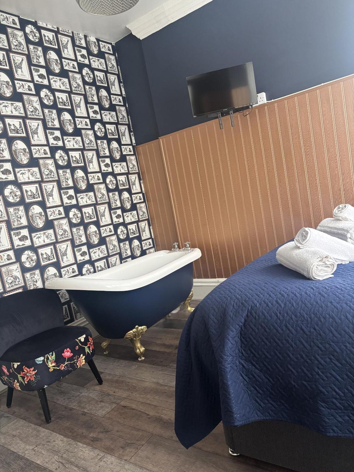 Cosy Retreat - Beach Location, 1 Bed, Free Parking, High Speed Wifi Apartment