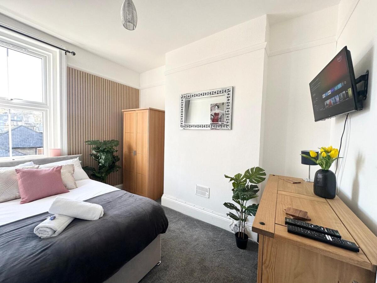 The Hideaway - Beautiful Flat - 10 Mins Walk To - Brought To By Coastline Retreats Apartment *