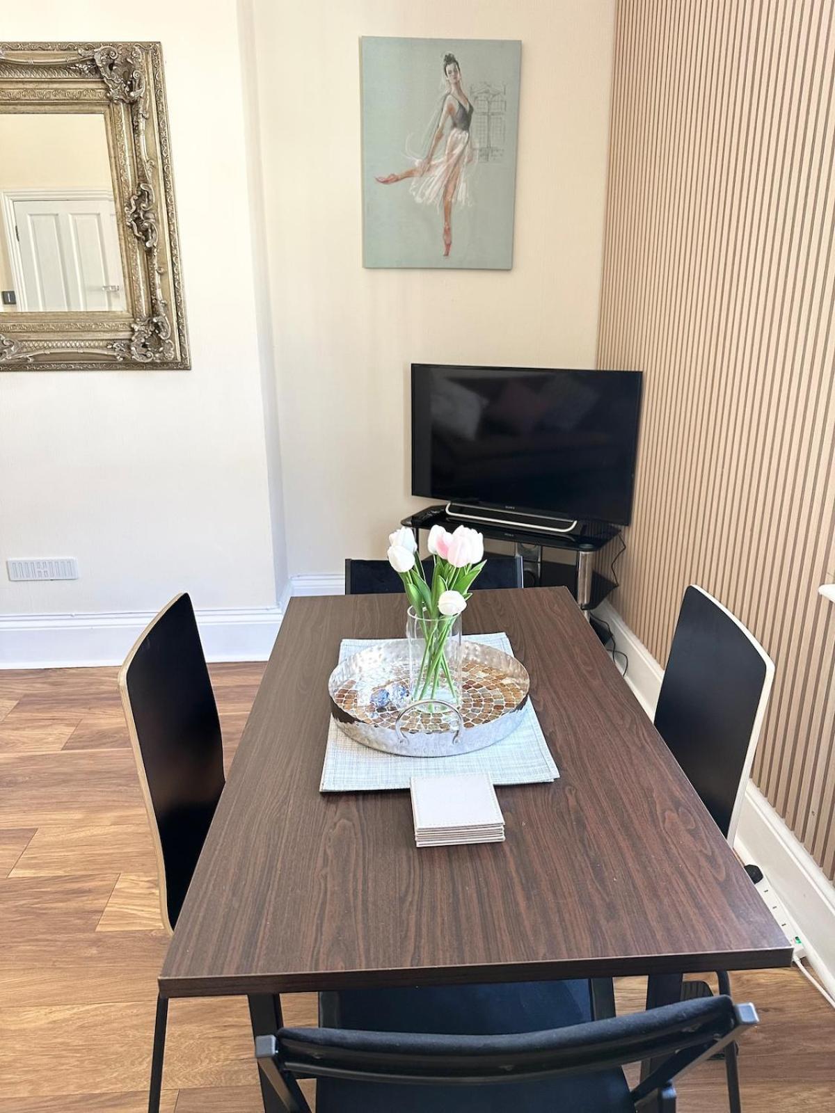 The Hideaway - Beautiful Flat - 10 Mins Walk To - Brought To By Coastline Retreats * Bournemouth