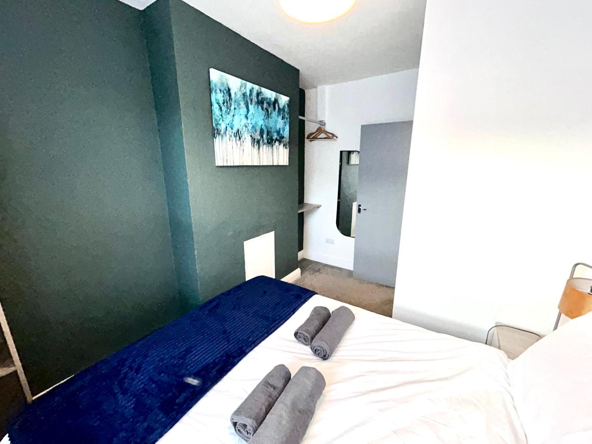Town Centre By The Beach, Bic, Pavilion Aparthotel Bournemouth