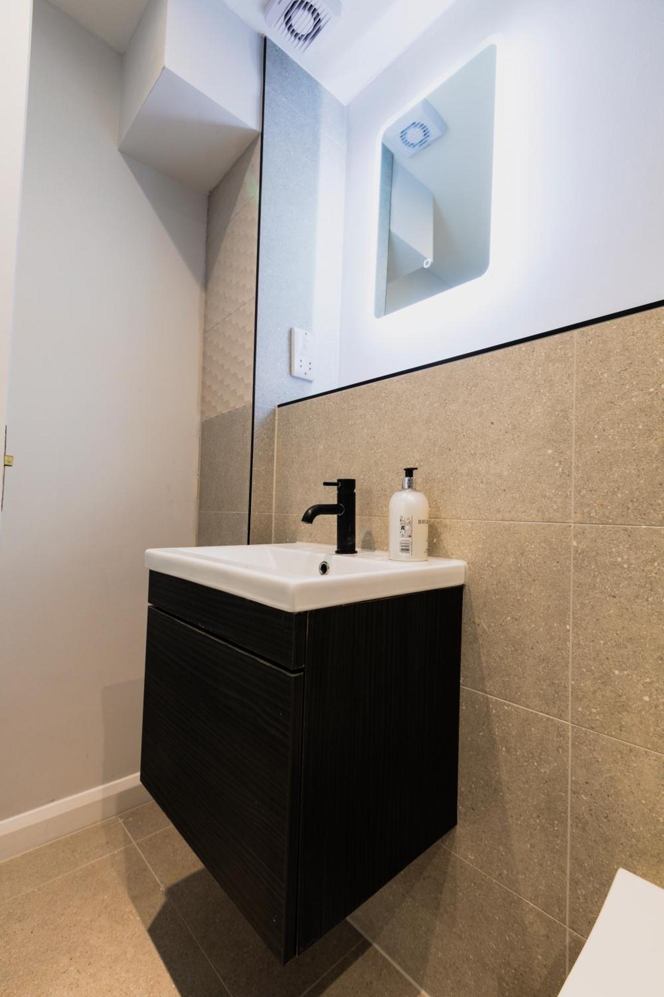 Newly Refurbished Two Bedroom Flat Near Town Centre Apartment Bournemouth