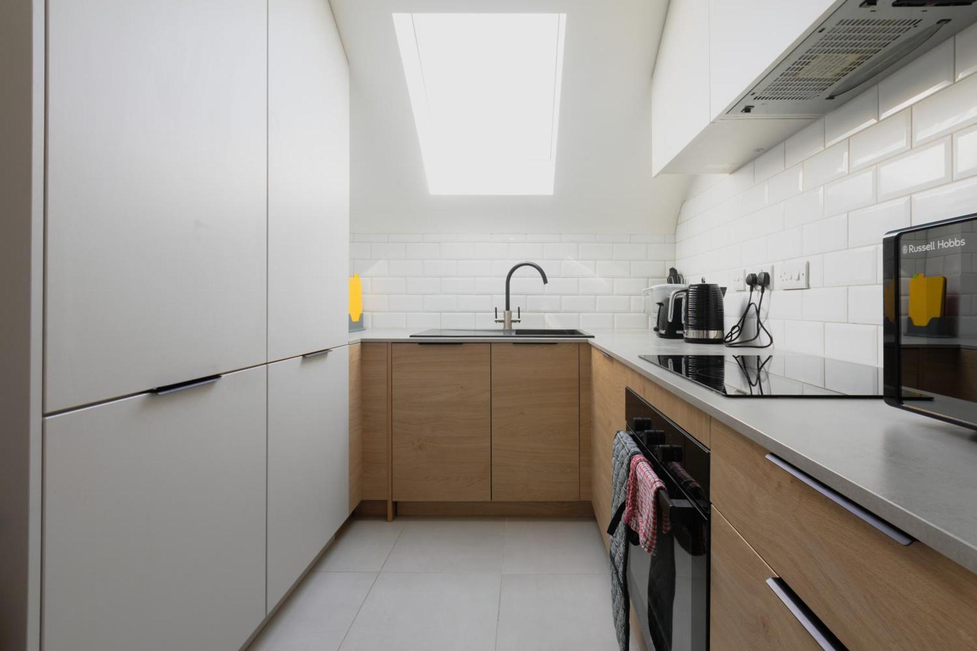 Apartment Newly Refurbished Two Bedroom Flat Near Town Centre