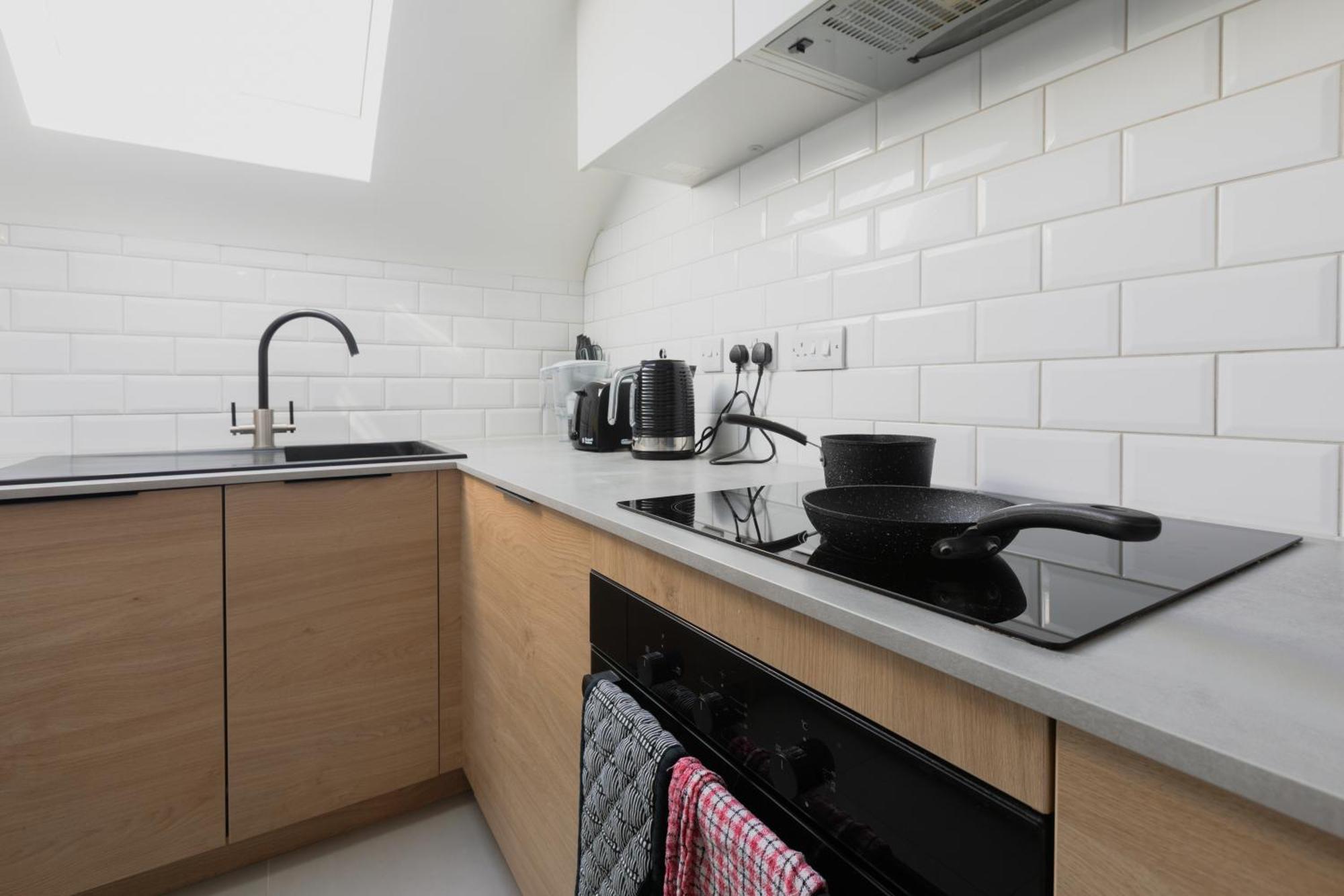 Apartment Newly Refurbished Two Bedroom Flat Near Town Centre Bournemouth