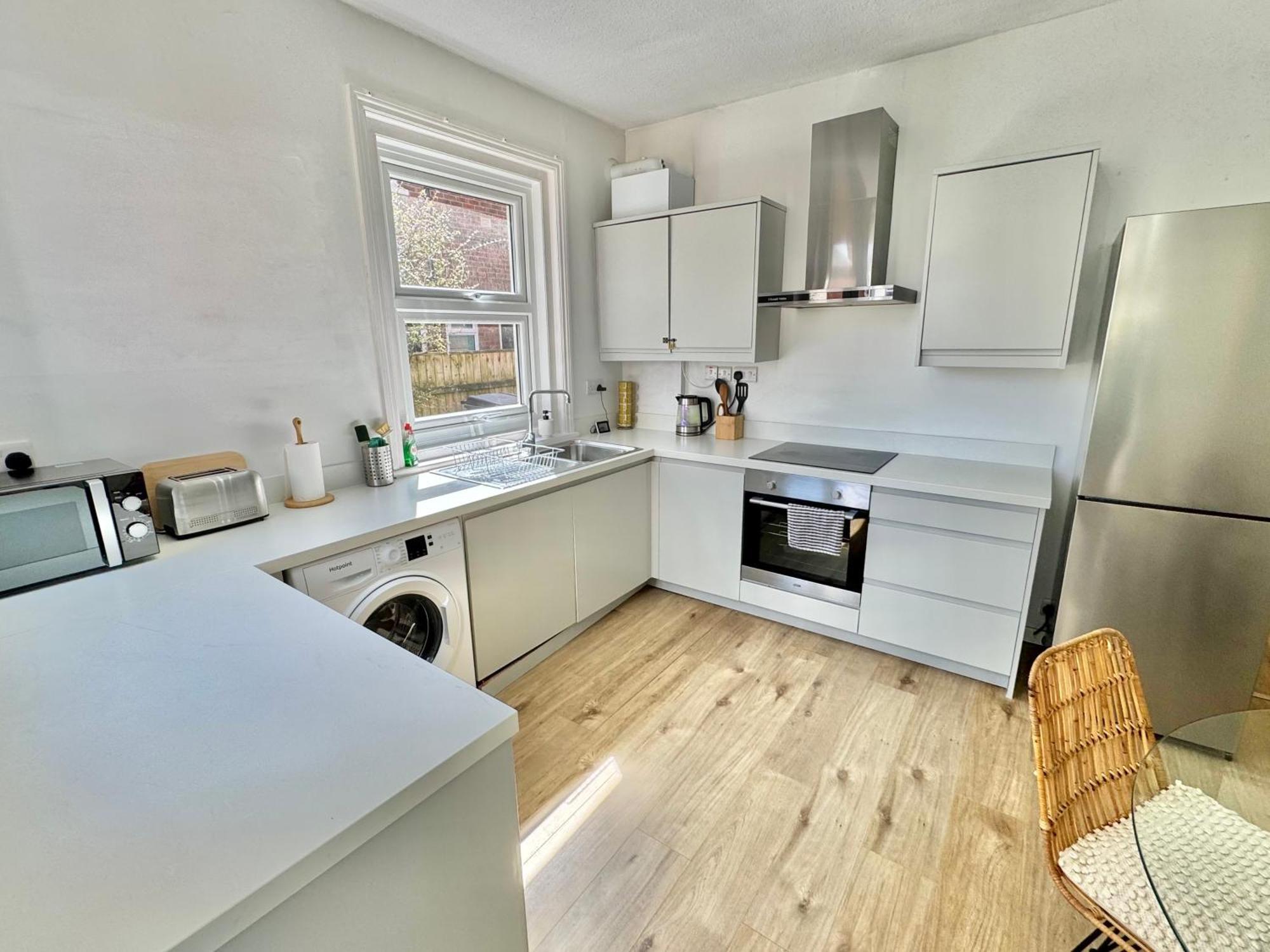 Apartment Bright 3 Bed Escape With Garden And Parking Bournemouth