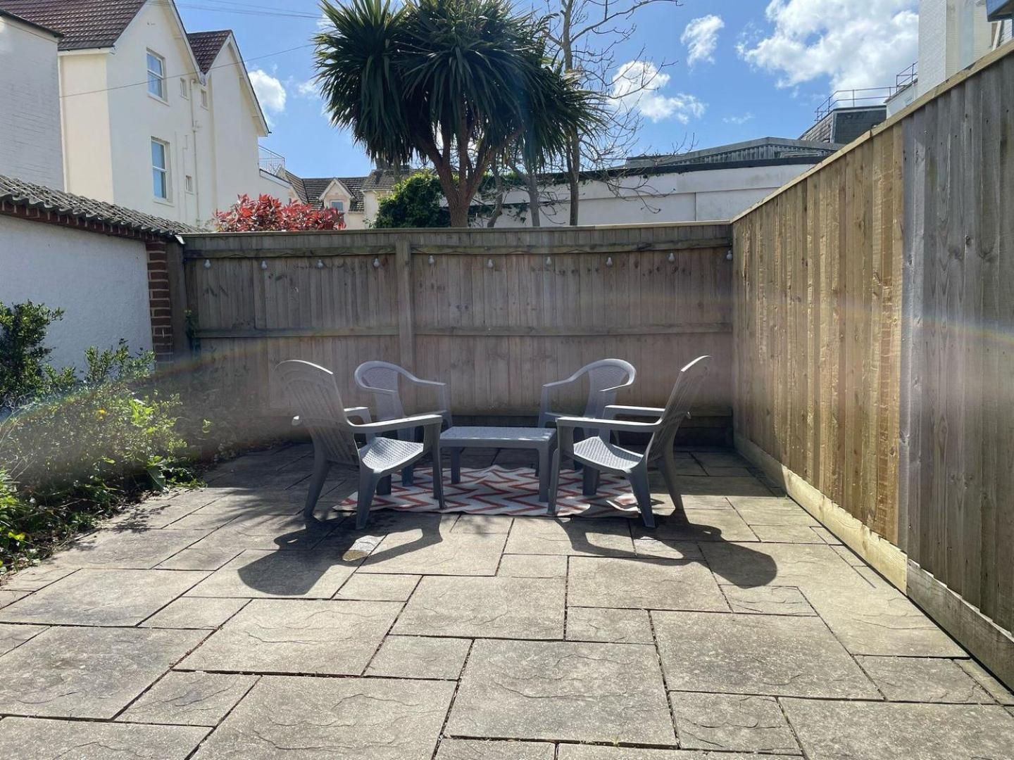 Stylish With Garden Near The Bournemouth