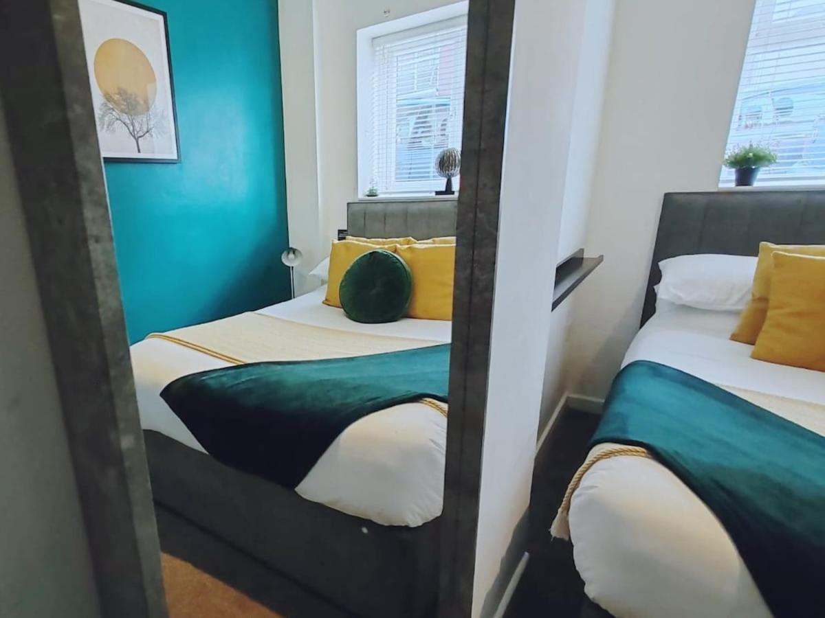 Apartment Bright And Stylish 2 Bedroom Town Centre Sleeps 5 Free Parking *