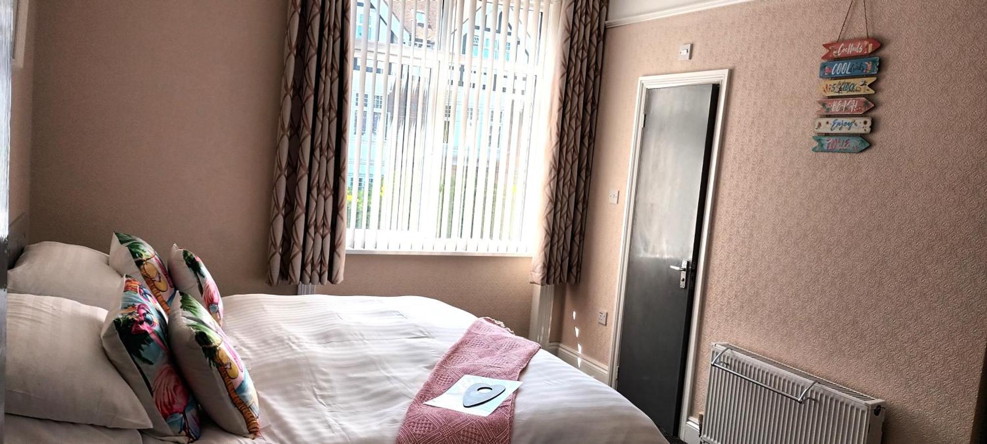 The Rosscourt Guest House-Free On Site Parking (Adults Only) Bournemouth