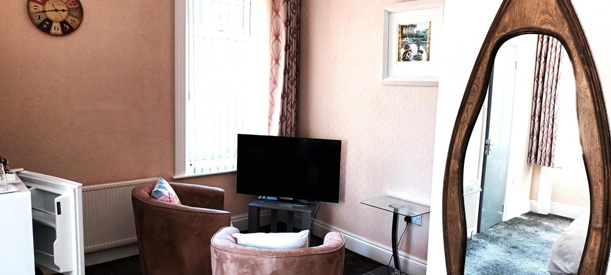 The Rosscourt Guest House-Free On Site Parking (Adults Only) Guest house