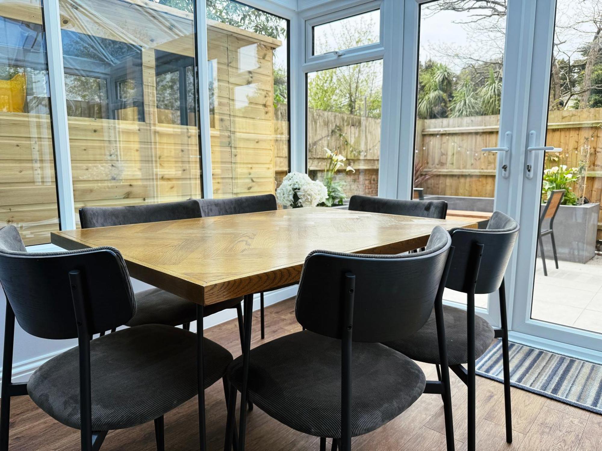 Hydeaway Beautiful 3 Bedroom House In A Great Location *