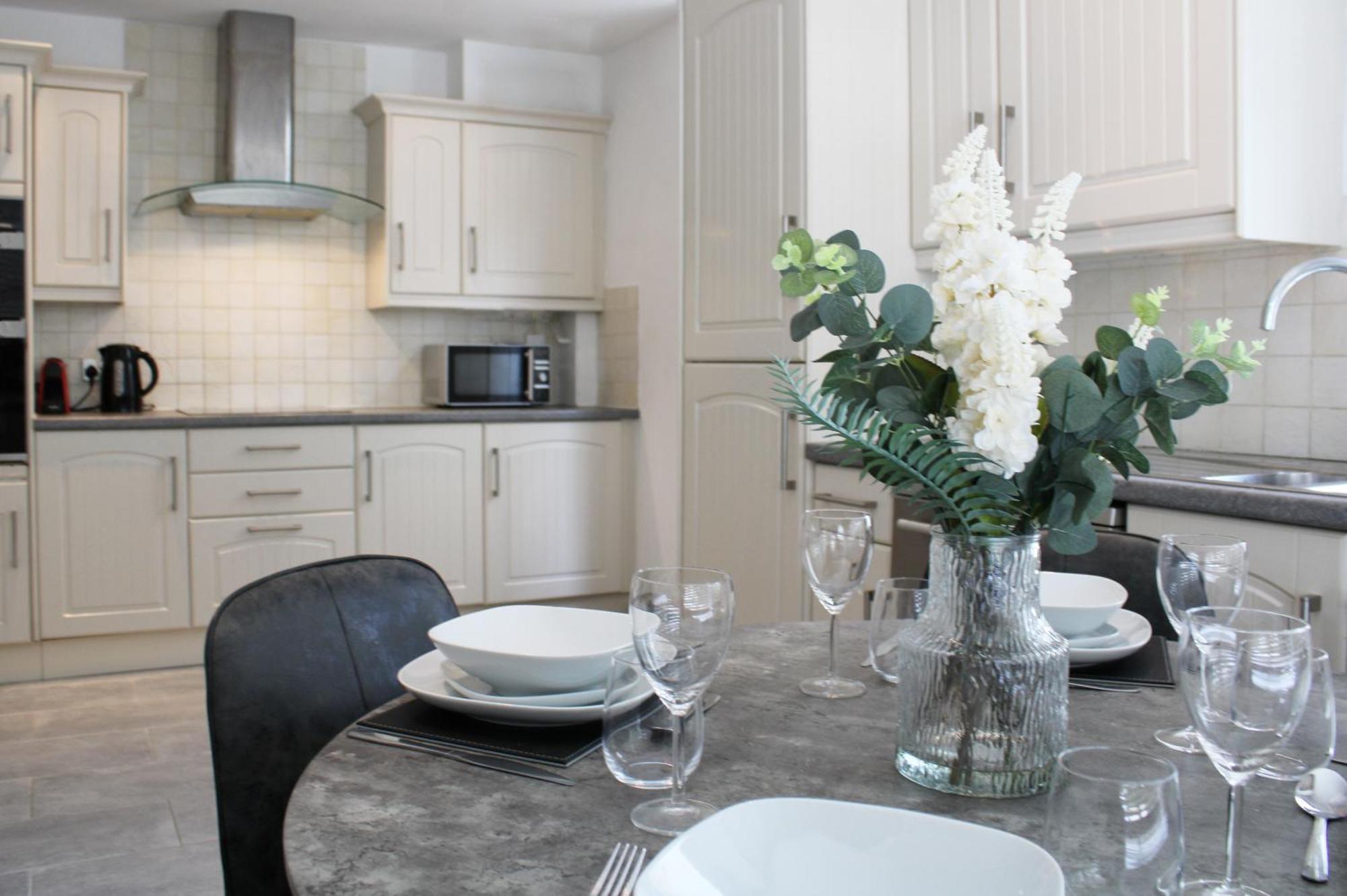 Boscombe - Private House With Garden & Parking - 11 *