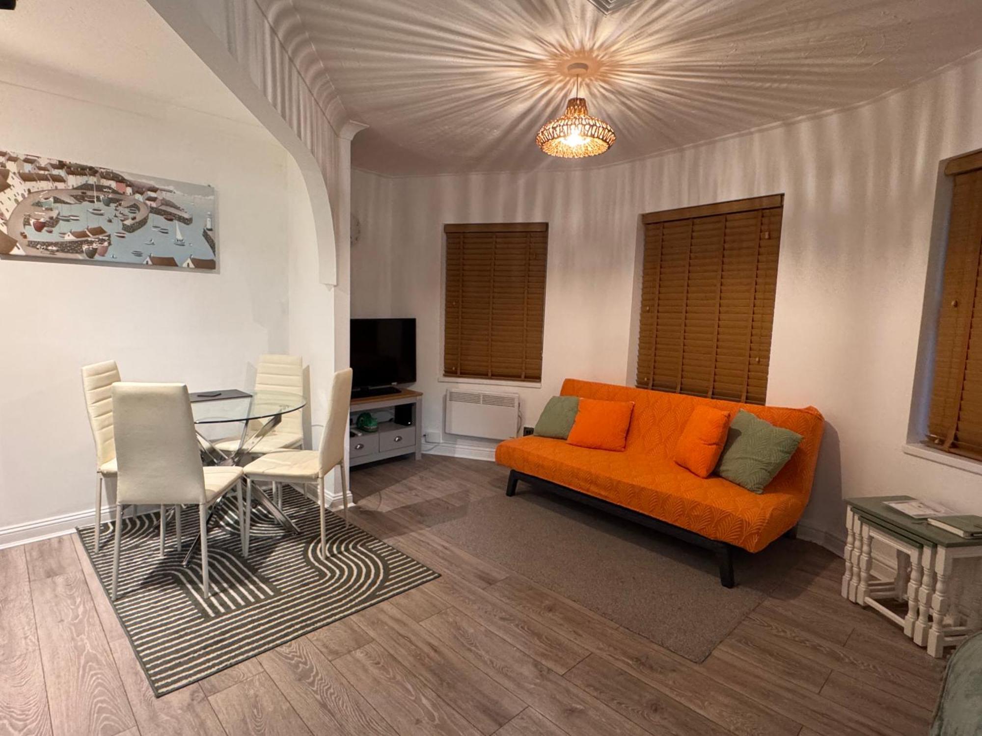 Apartment Purbeck Entire In Town Centre *