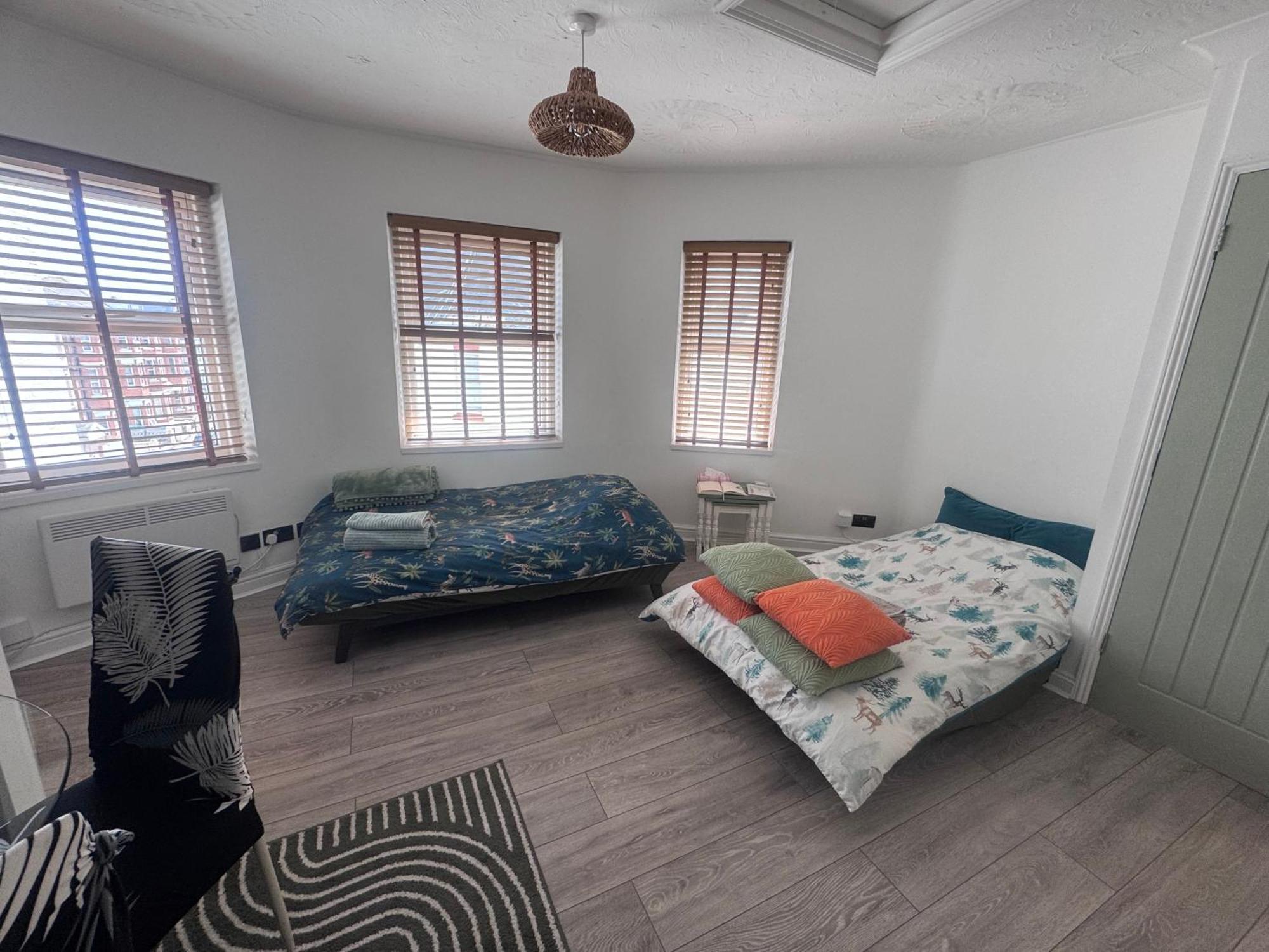 Purbeck Entire In Town Centre Apartment Bournemouth