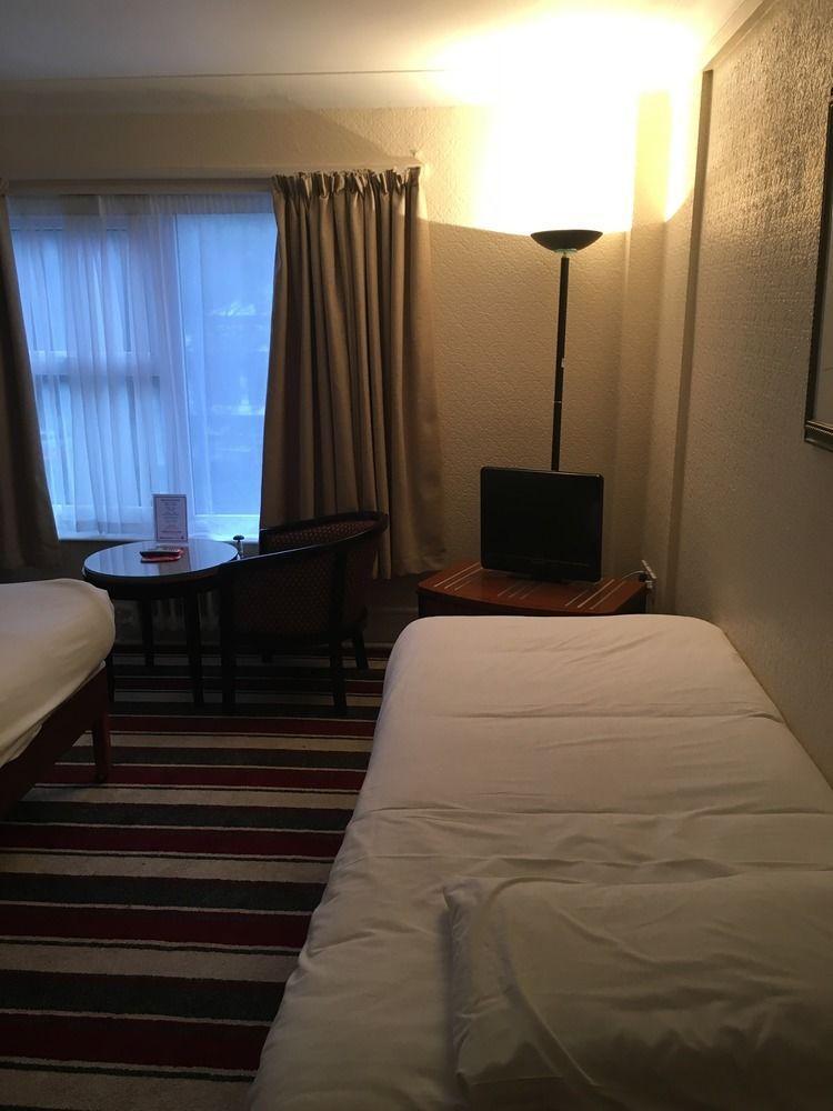 Britannia 3*