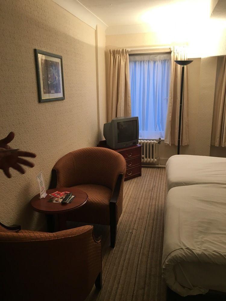 Britannia 3*