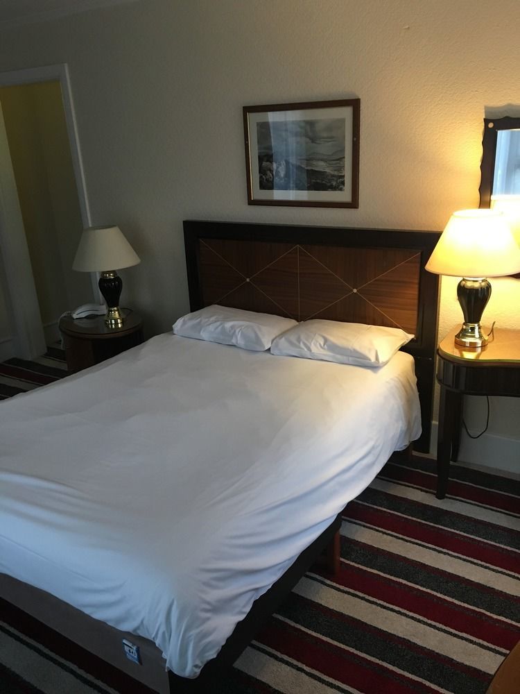 Britannia Hotel 3*