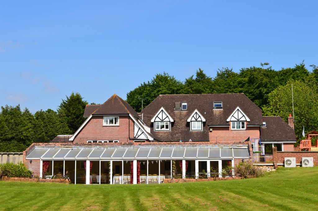 Les Bouviers Restaurant With Guest house