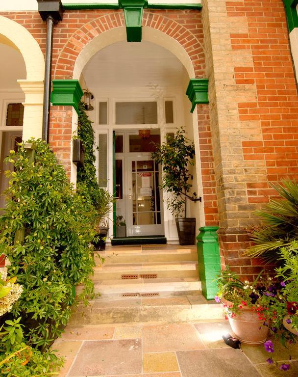 Newbury 4* Bournemouth