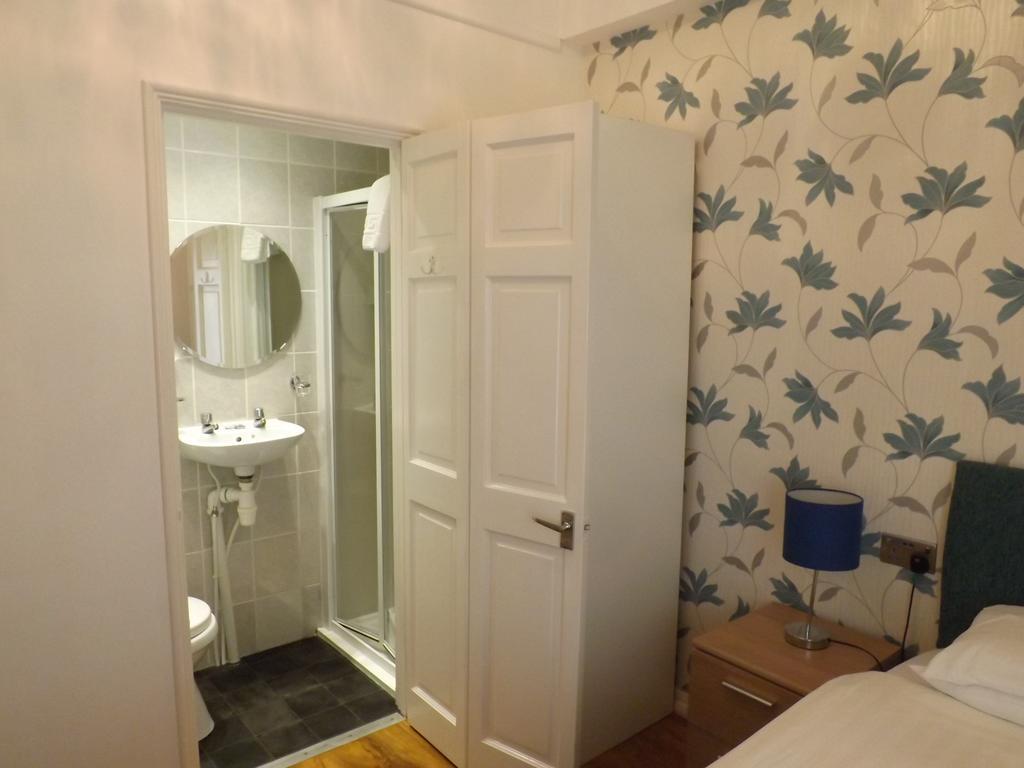 Shirley Guest house