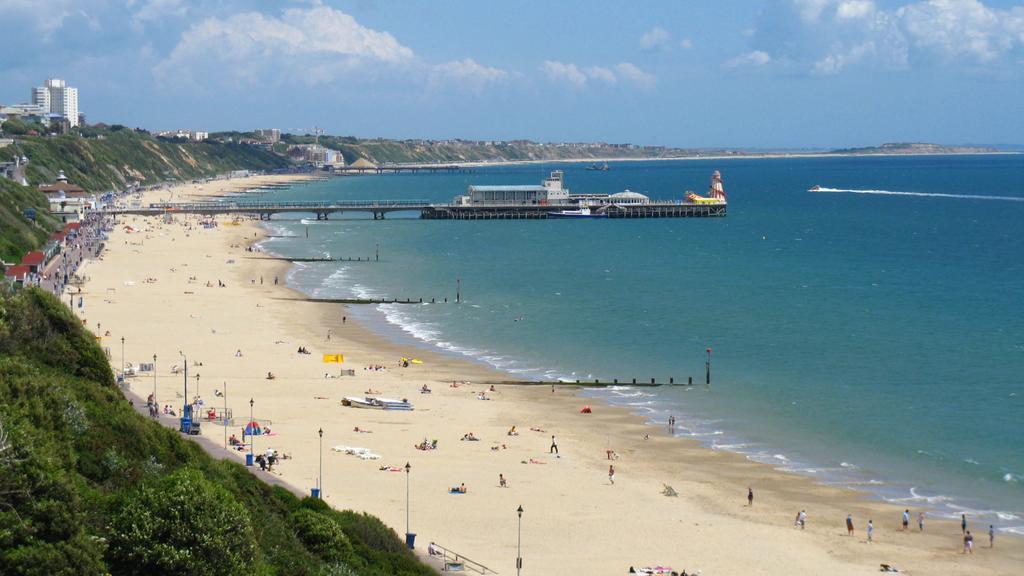 Large 2 Bedroom Apt - Near Beach - Free Parking * Bournemouth