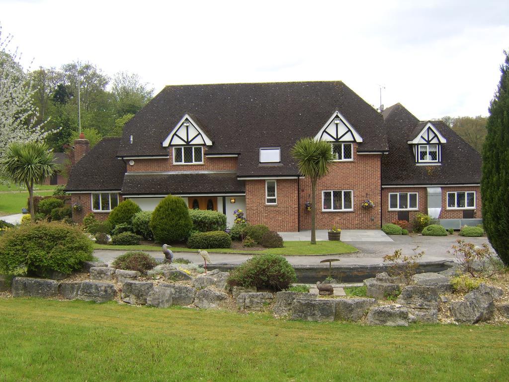 Les Bouviers Restaurant With Guest house
